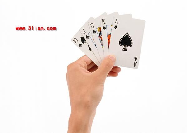 Không khó để kiếm được văn phòng môi giới bất động sản cho vay nặng lãi trên địa bàn Hà Nội.